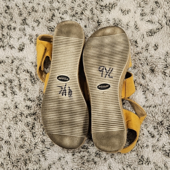 Dr. Scholls Open Toe Mustard Yellow 2.25" Wedge Espadrilles Hook Loop Close SZ 8 - Picture 5 of 13